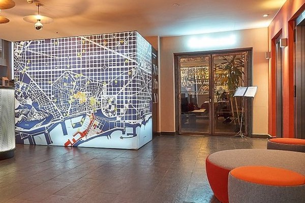 RecepciÓ 24 / 7 hotel ciutat barcelona RecepciÓ 24 / 7 hotel ciutat barcelona