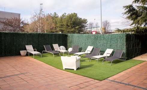 TERRAZA SOLARIUM Hotel Porta de Gallecs a Mollet del Vallés TERRAZA SOLARIUM Hotel Porta de Gallecs a Mollet del Vallés