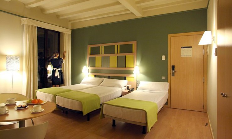 Habitació triple Hotel Ciutat Barcelona Barcelona Habitació triple Hotel Ciutat Barcelona Barcelona