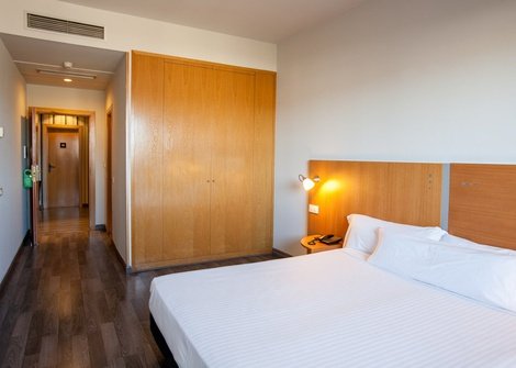 Doble Hotel Porta de Gallecs a Mollet del Vallés Doble Hotel Porta de Gallecs a Mollet del Vallés